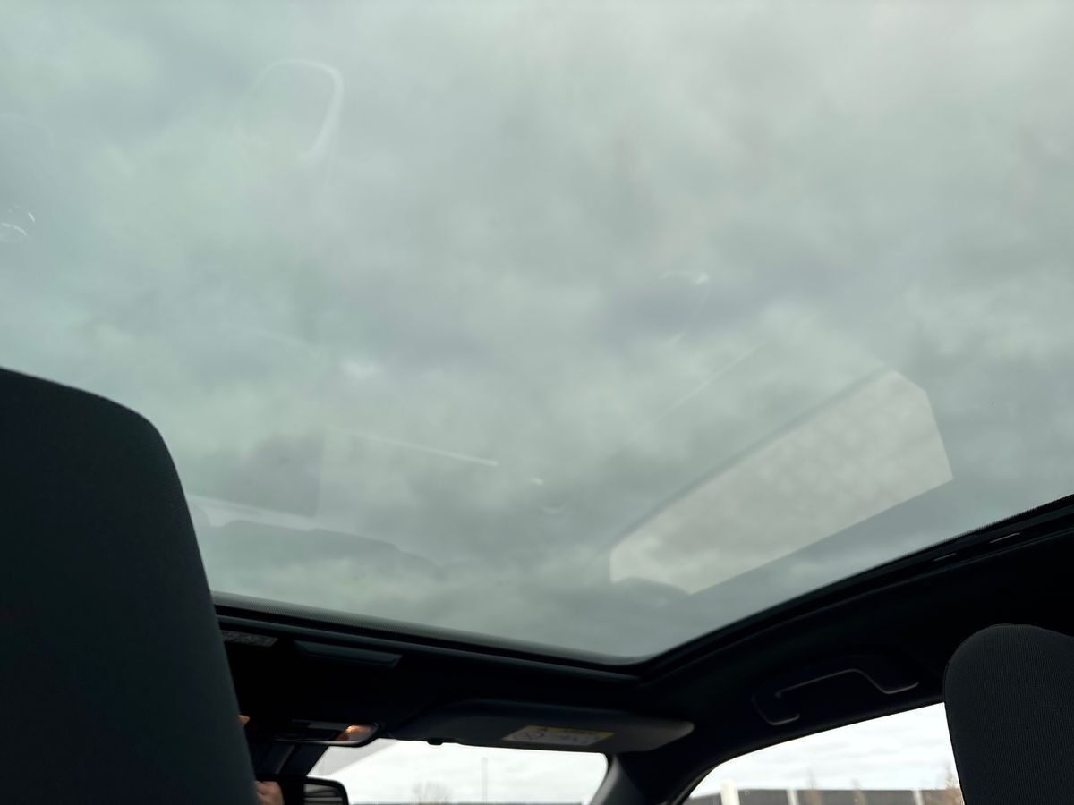 Grå Toyota Yaris Cross fra 2024