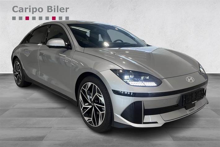 Sølv Hyundai Ioniq 6 fra 2025 set udefra