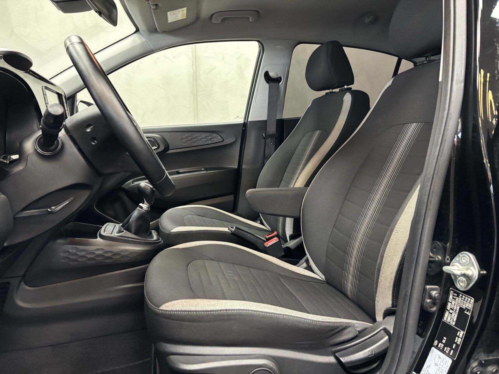 Hyundai i10 1,0 Essential 67HK 5d