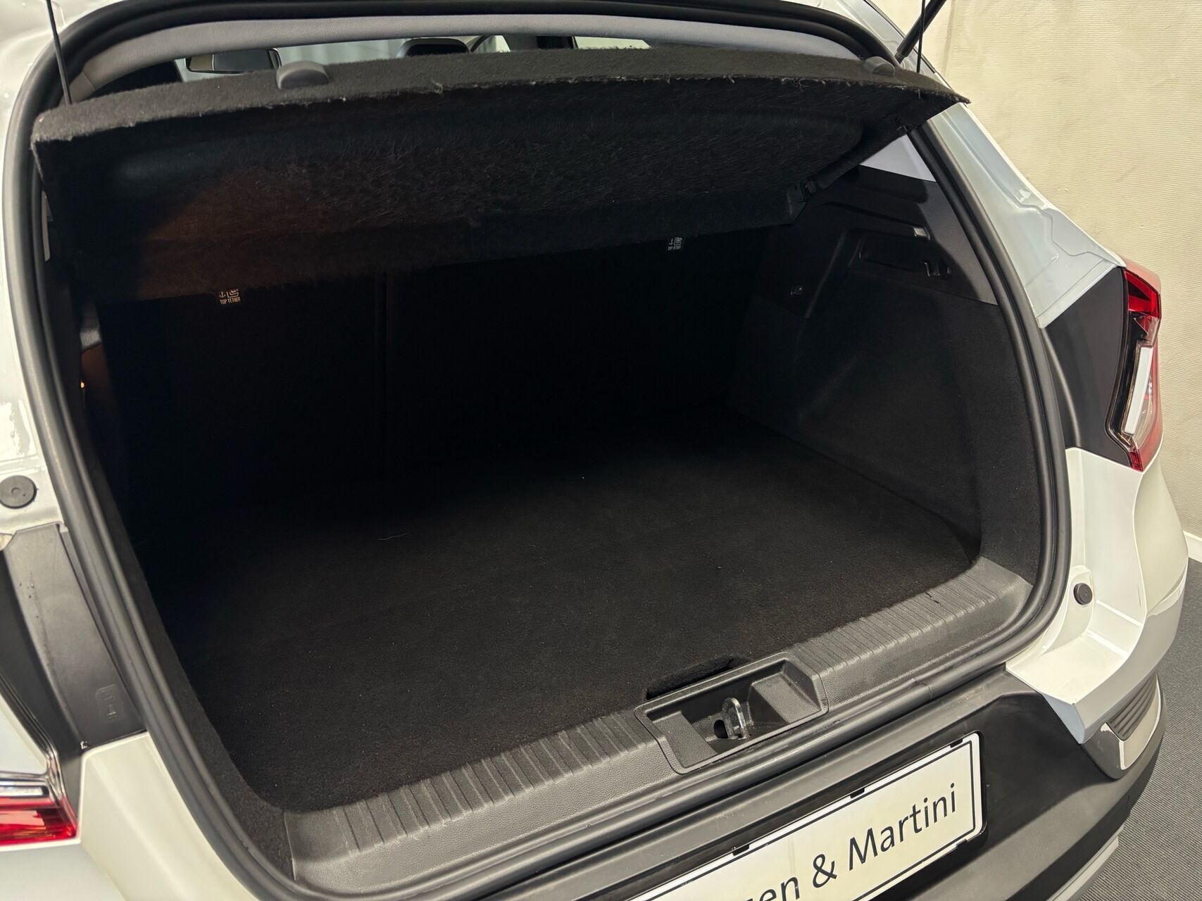 Renault Captur 1,6 E-TECH  Plugin-hybrid Intens 160HK 5d Aut.