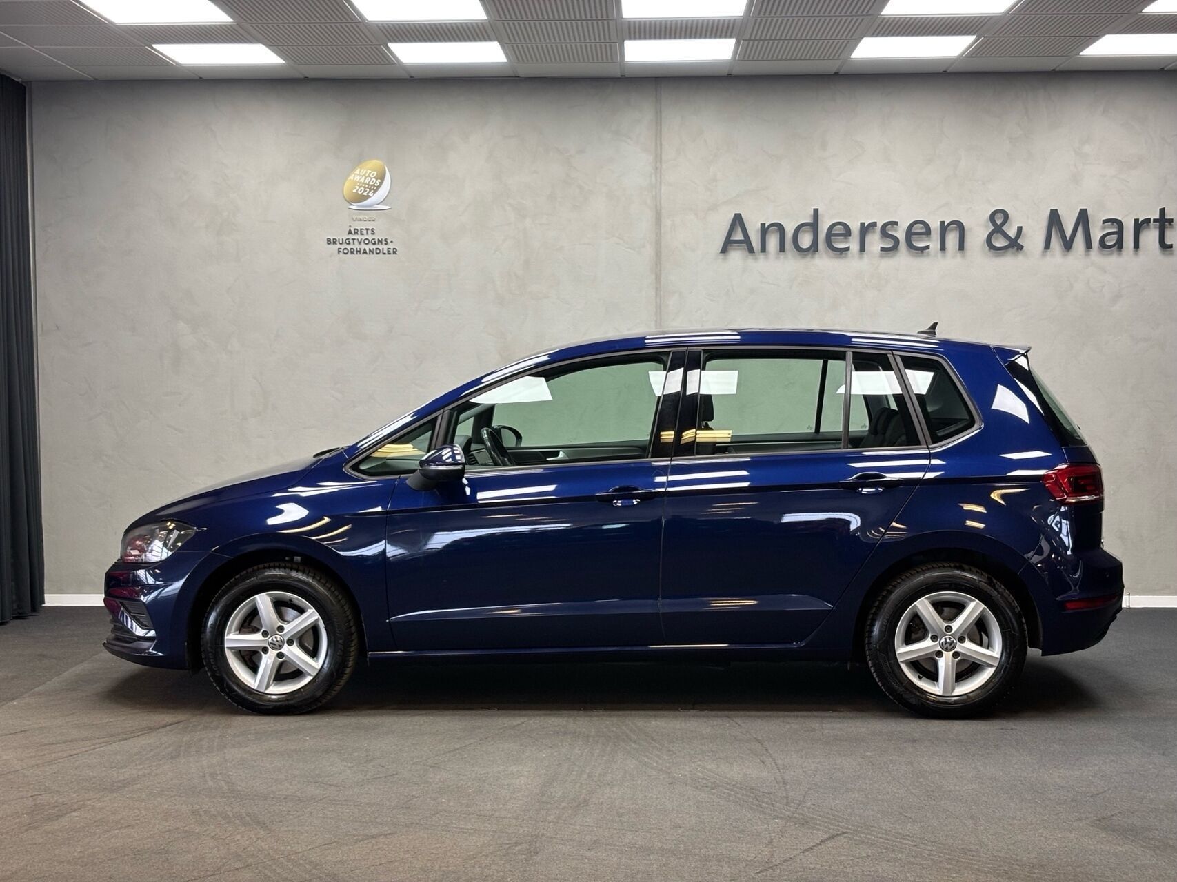 Blå VW Golf Sportsvan fra 2018