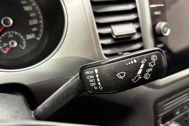 Blå VW Golf Sportsvan fra 2018