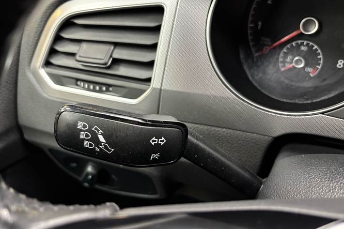 Blå VW Golf Sportsvan fra 2018