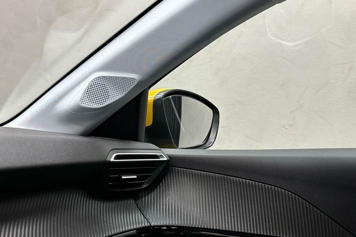 Gul Peugeot 208 fra 2020