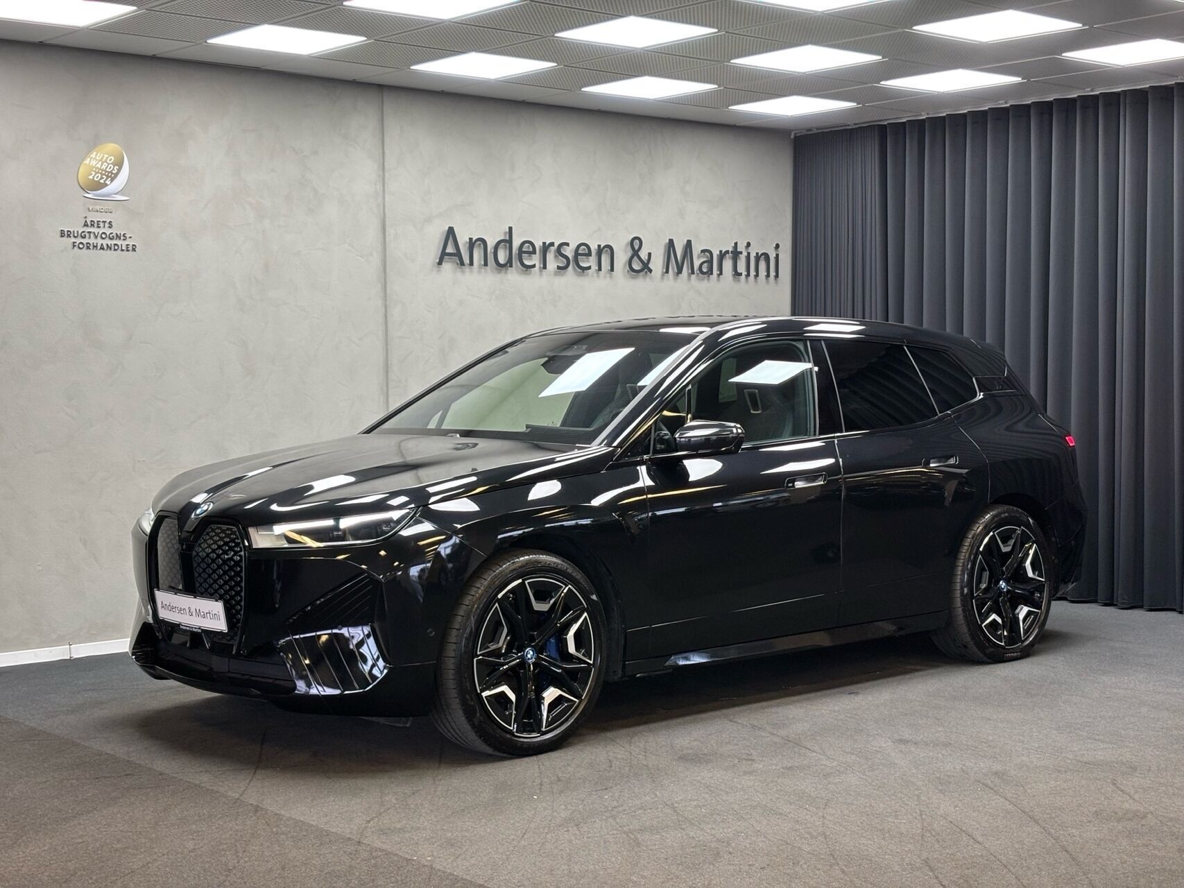 Sort BMW iX fra 2022