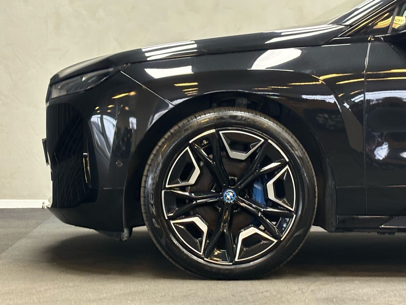 BMW iX 40 EL XDrive 326HK 5d Aut.