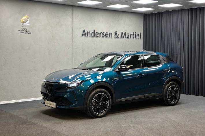 Blå Alfa Romeo Junior fra 2025