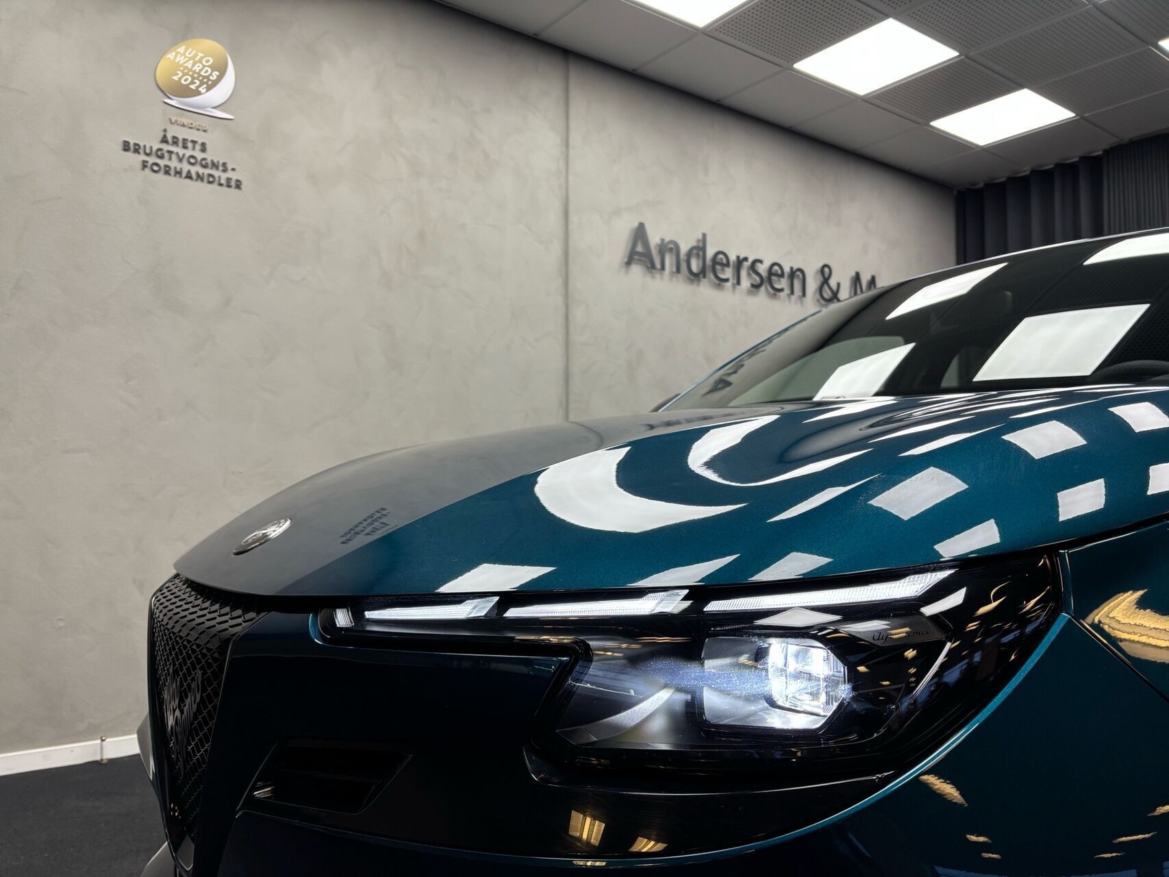 Alfa Romeo Junior EL Core 156HK 5d Aut.