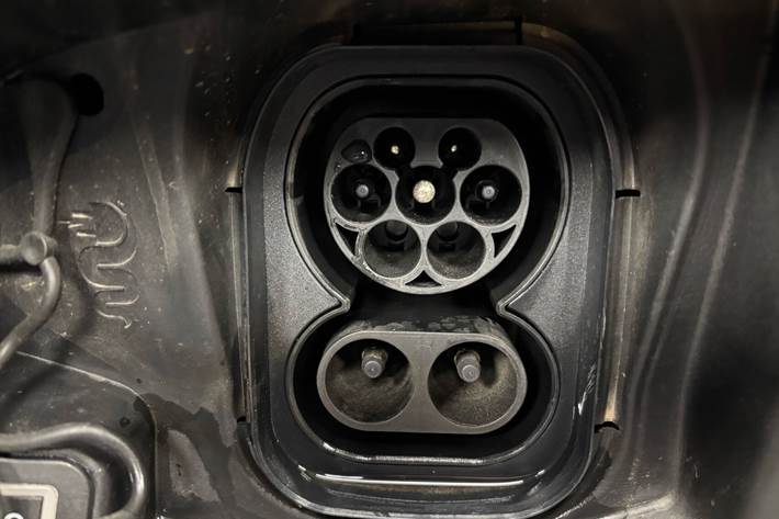 Blå Alfa Romeo Junior fra 2025