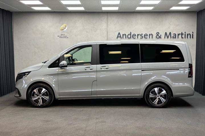 Grå Mercedes EQV 300 fra 2024