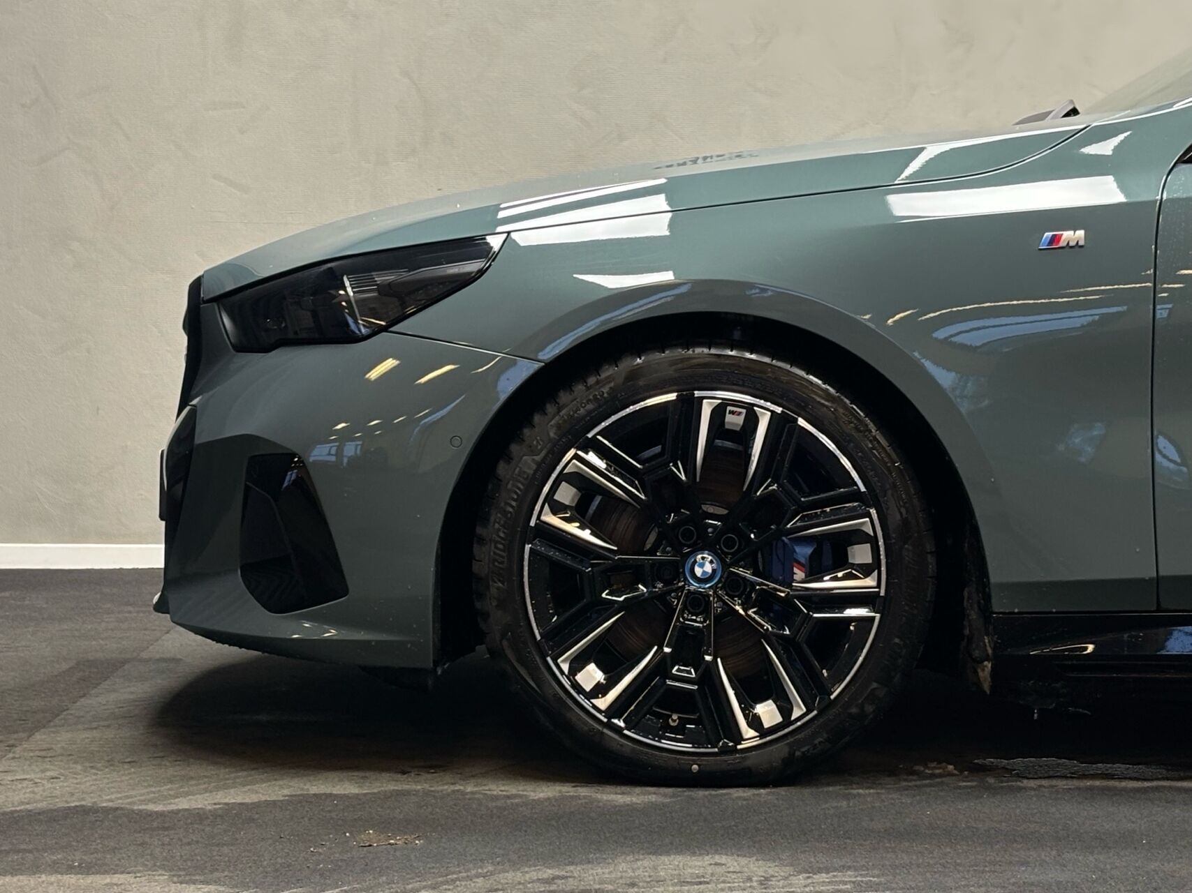 BMW i5 M60 Touring EL 4x4 601HK Stc Aut.