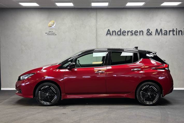 Rød Nissan Leaf fra 2022