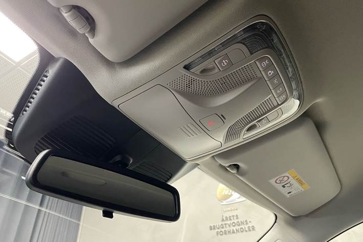 Grå Mercedes EQV 300 fra 2024