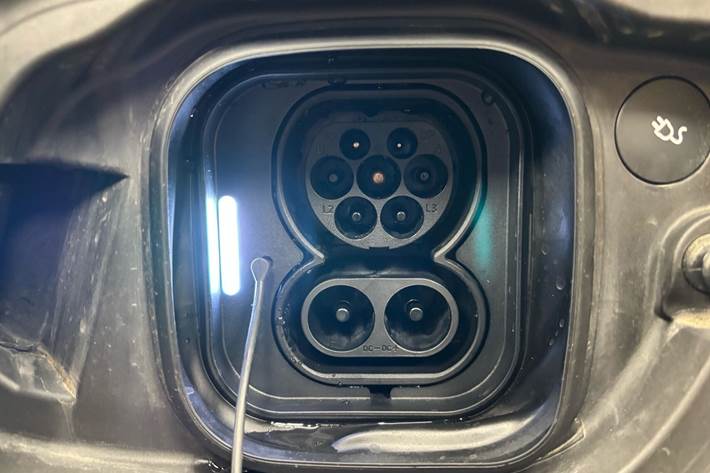 Sølv Volvo XC40 fra 2025