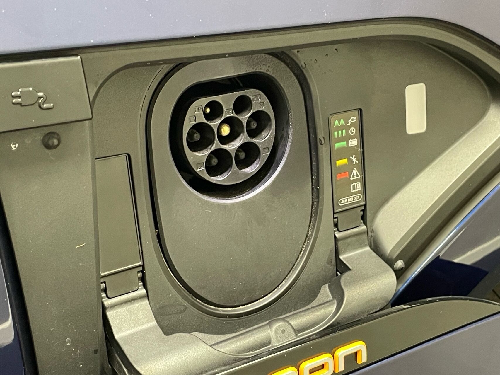 Blå Audi e-tron fra 2020