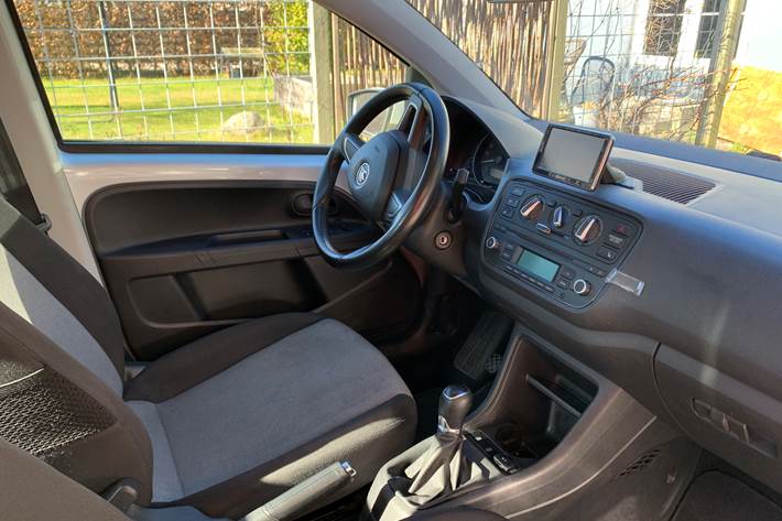 Grå Skoda Citigo fra 2014