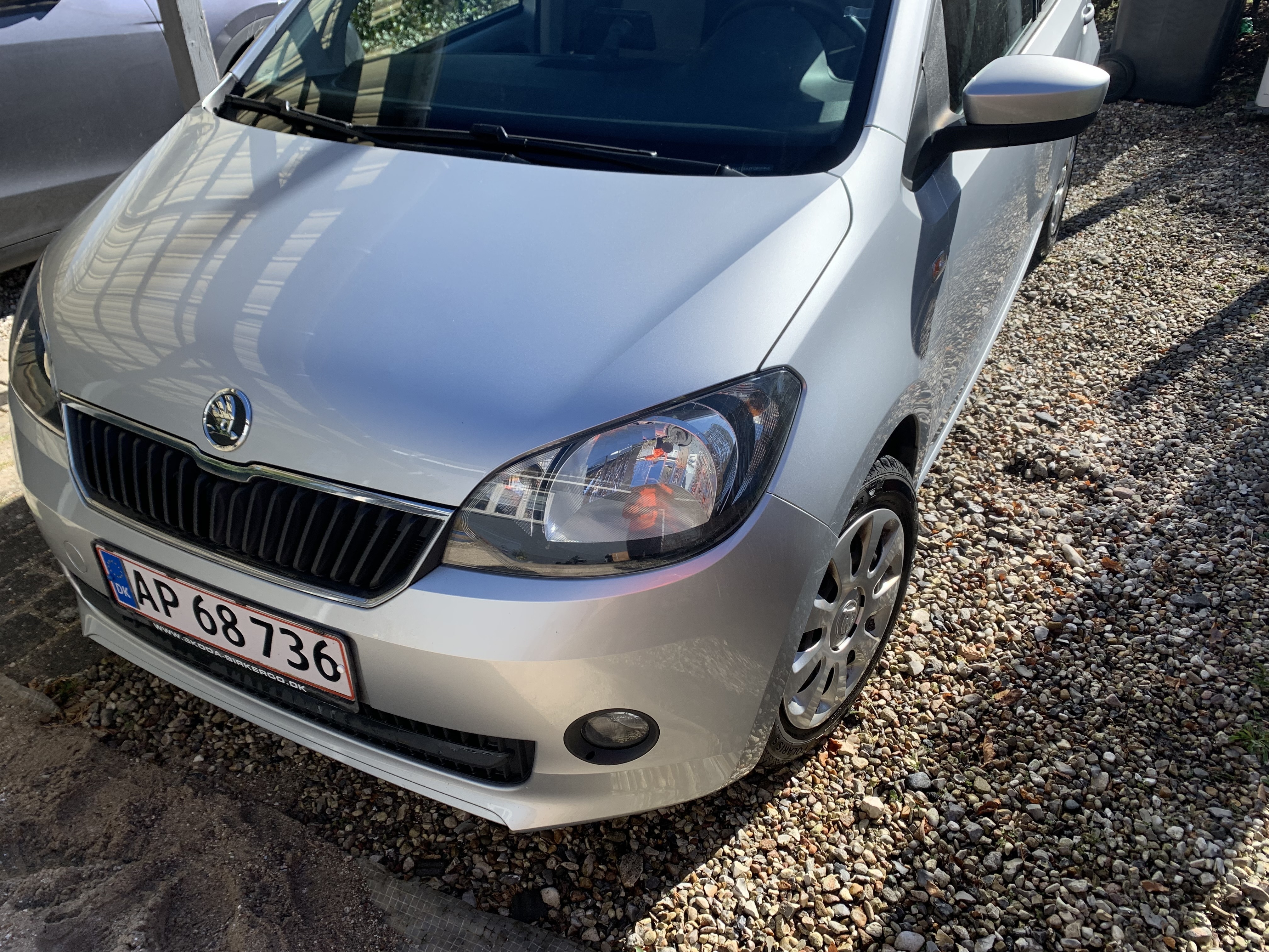 Grå Skoda Citigo fra 2014