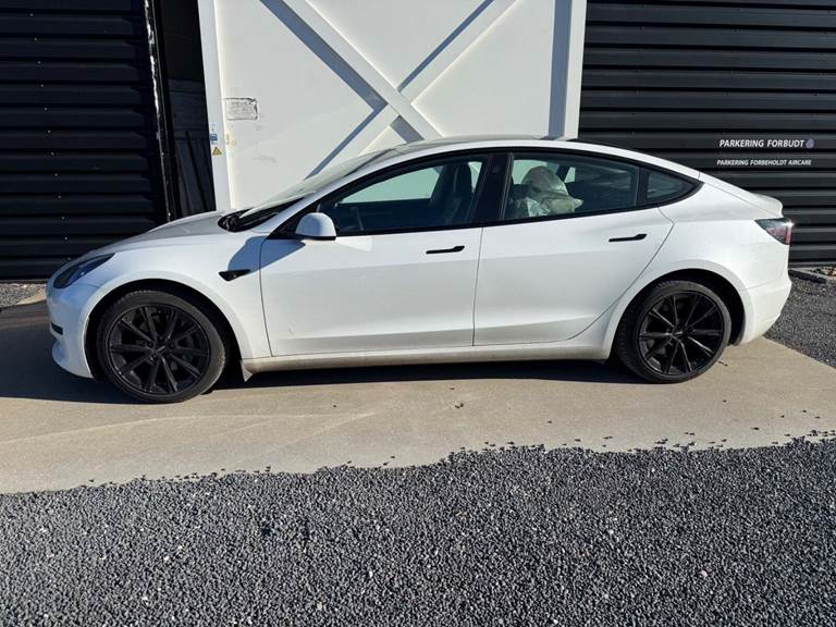 Tesla Model 3 Standard Range+ RWD