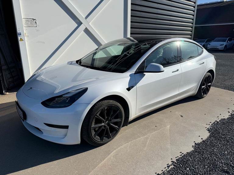 Tesla Model 3 Standard Range+ RWD