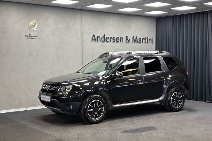 Sort Dacia Duster fra 2017 set udefra