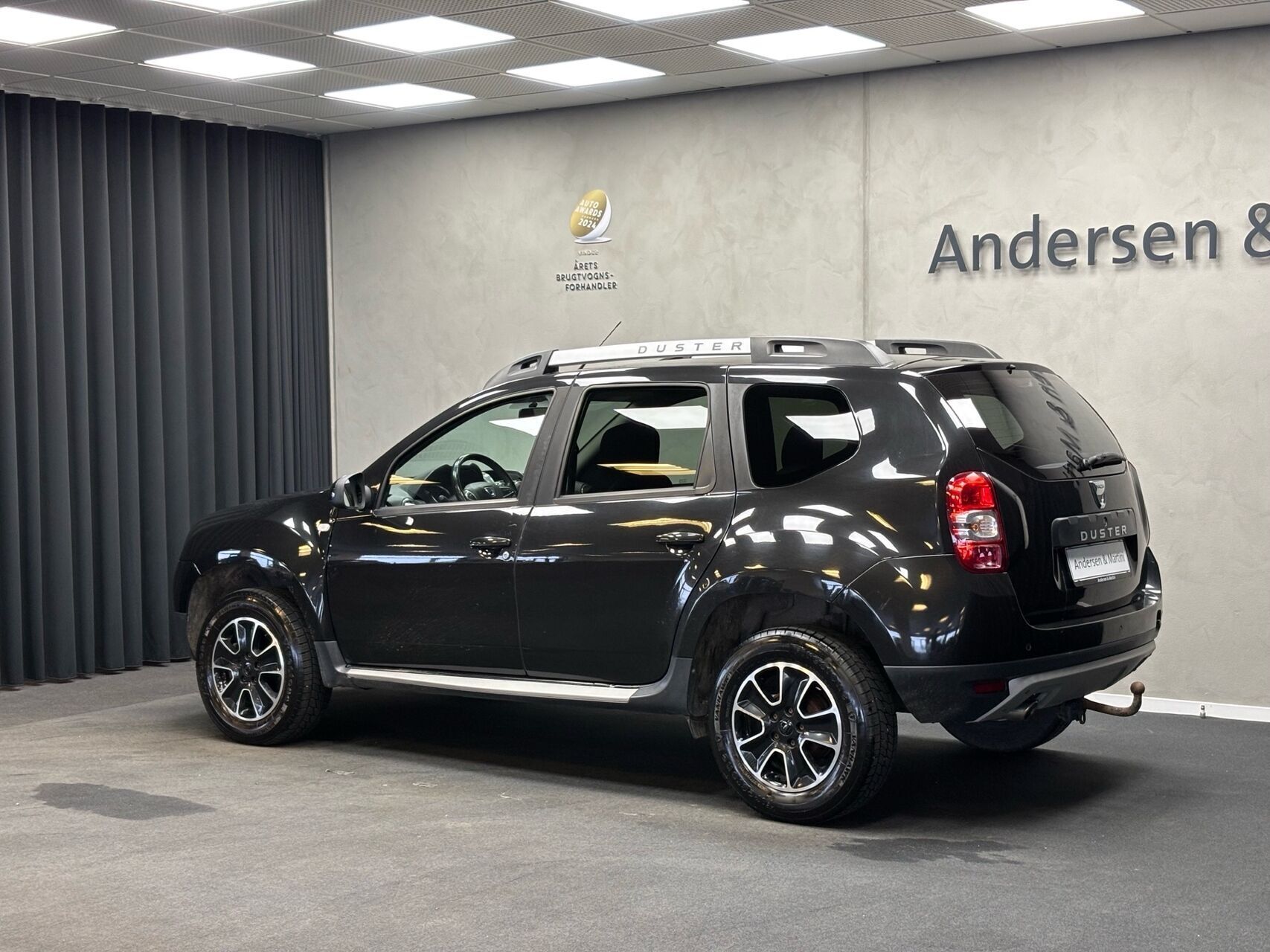 Sort Dacia Duster fra 2017