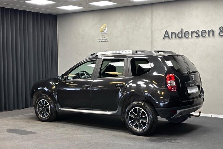 Sort Dacia Duster fra 2017