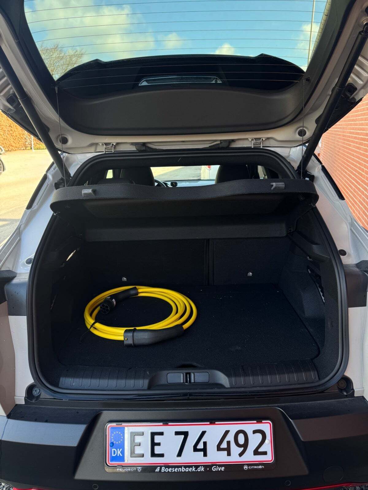 Beige Alfa Romeo Junior fra 2025