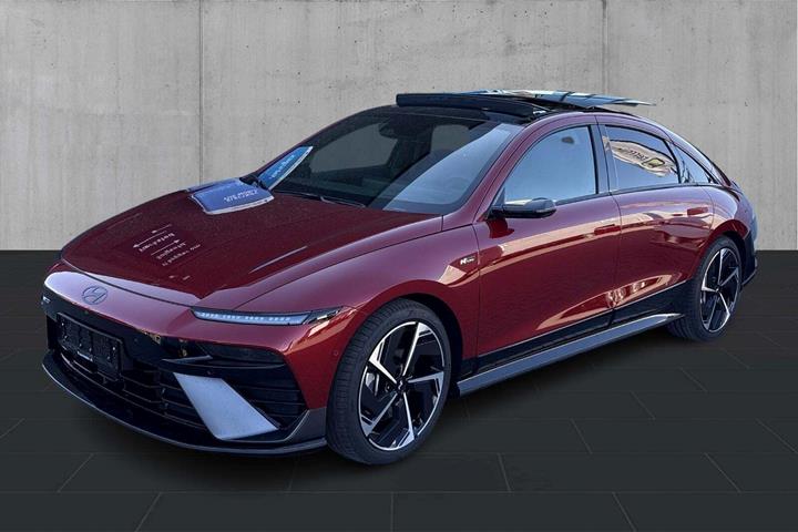 Grå Hyundai Ioniq 6 fra 2026 set udefra