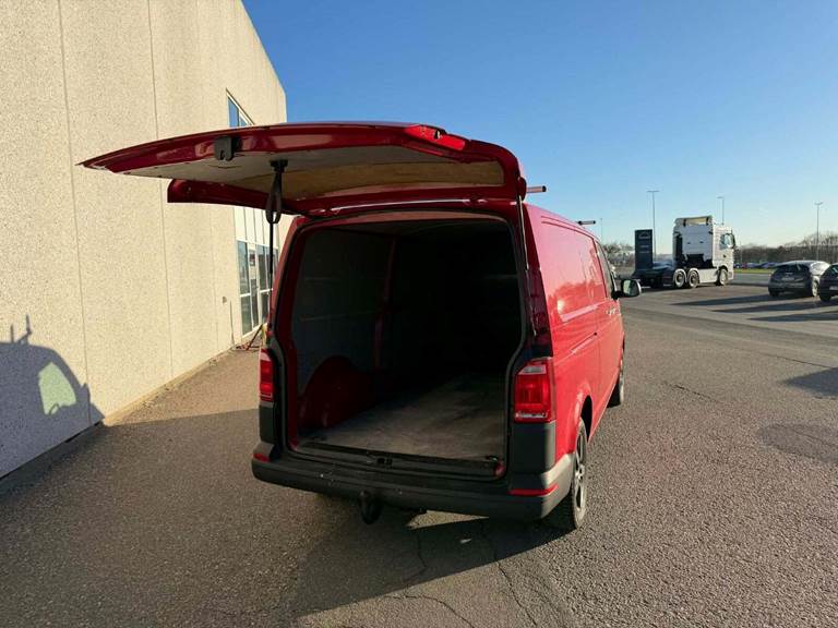 VW Transporter 2,0 TDi 204 Kassevogn DSG lang
