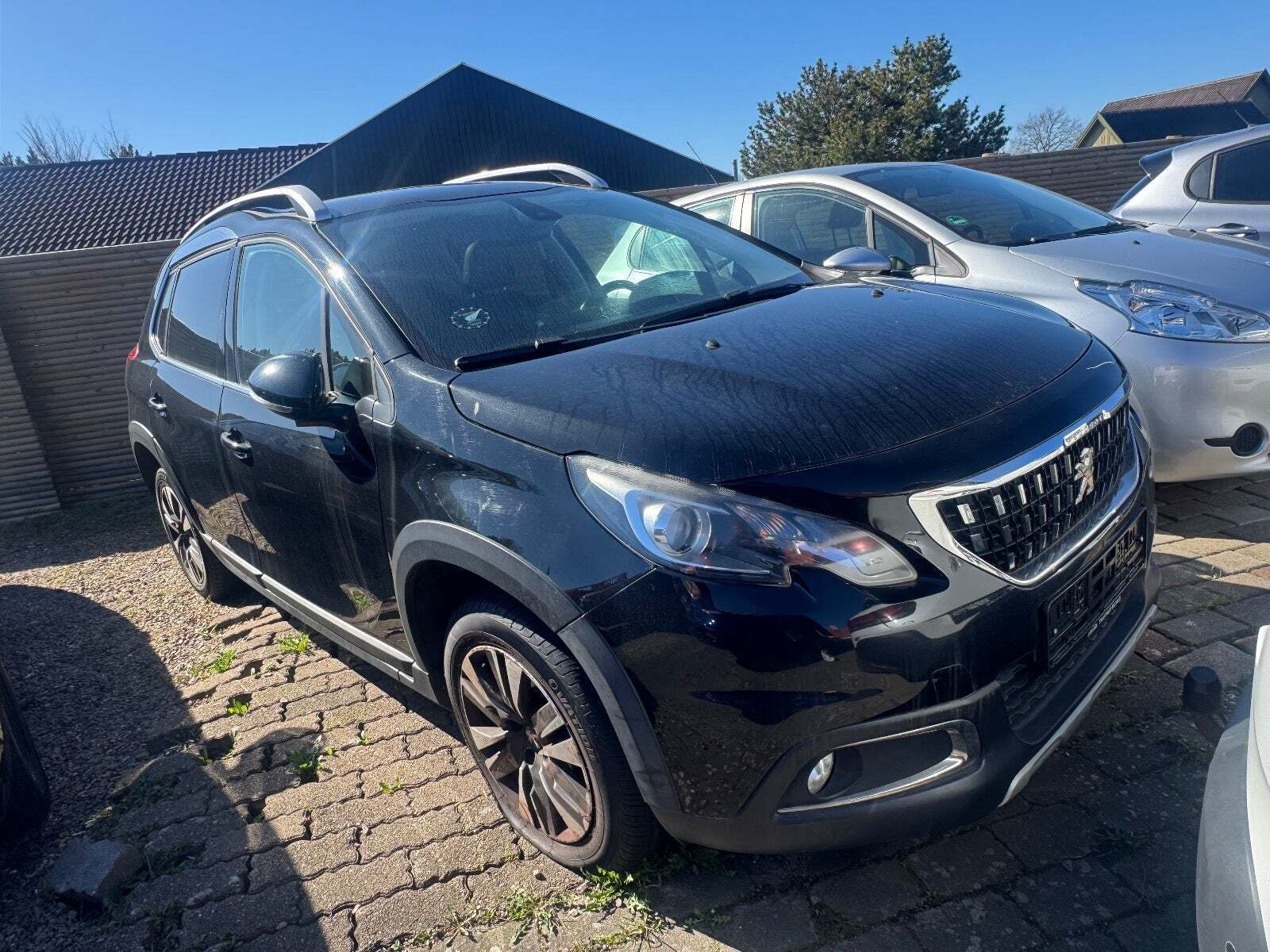 Peugeot 2008 1,2 e-THP 110 Allure Sky