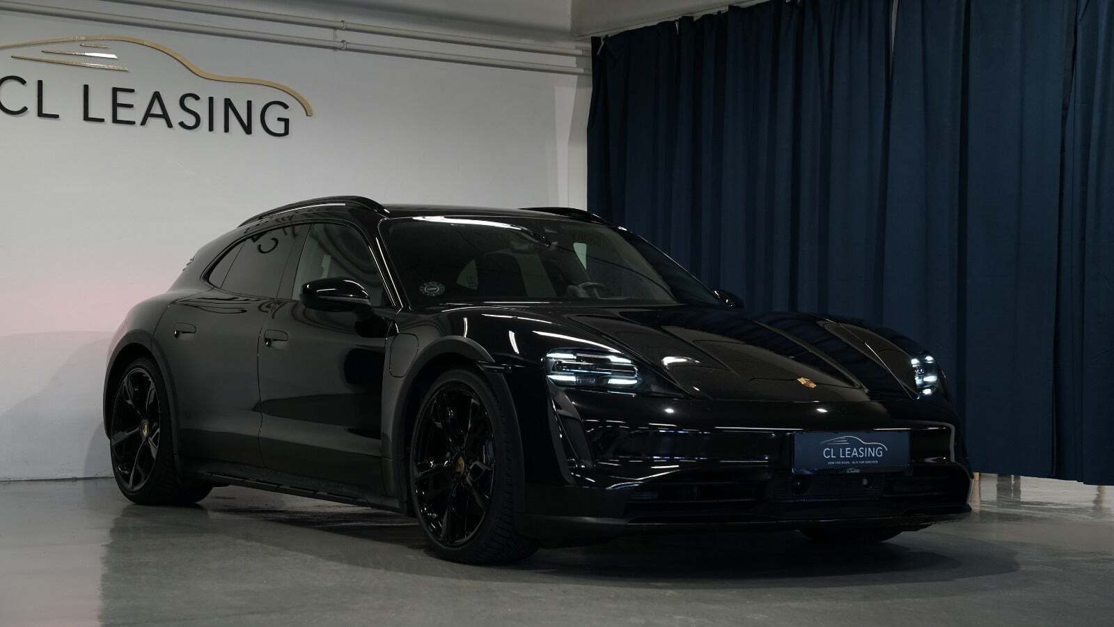 Porsche Taycan 4 Performance+ Cross Turismo