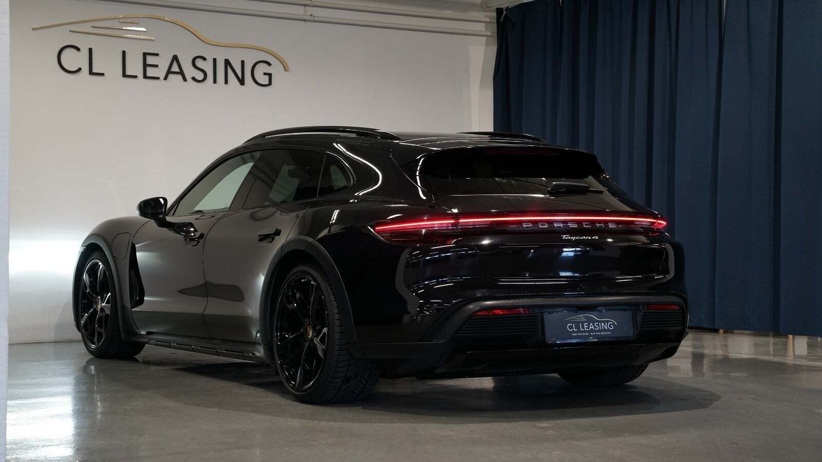 Porsche Taycan 4 Performance+ Cross Turismo