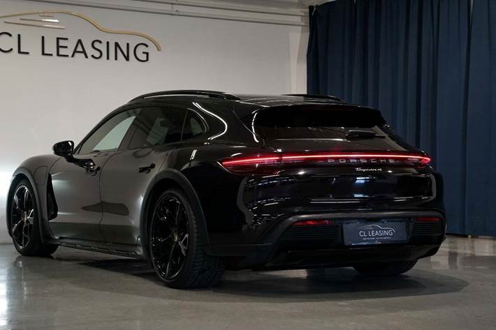Sort Porsche Taycan 4 fra 2021