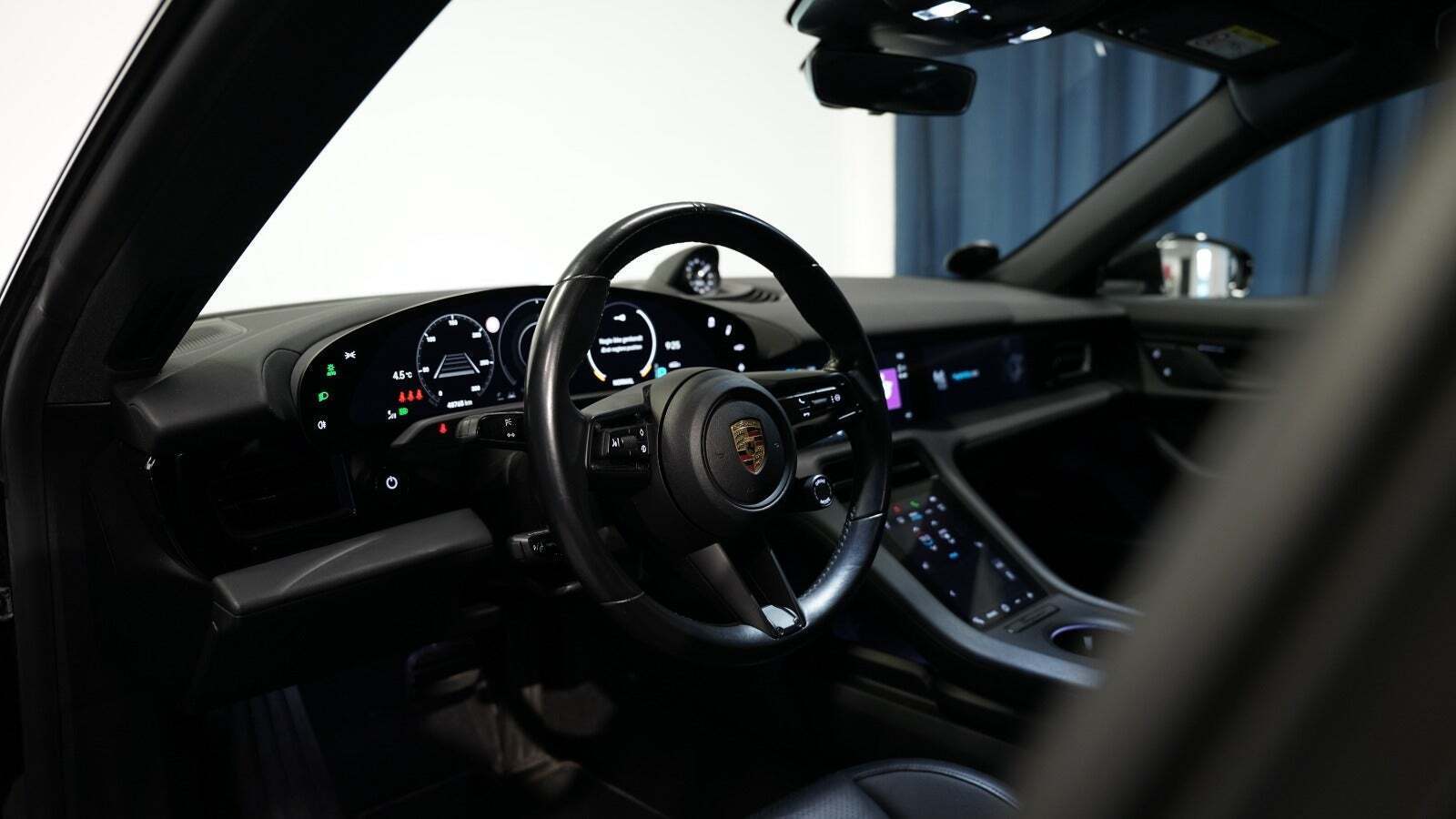 Porsche Taycan 4 Performance+ Cross Turismo