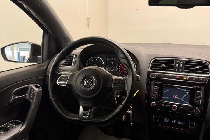 Blå VW Polo fra 2013