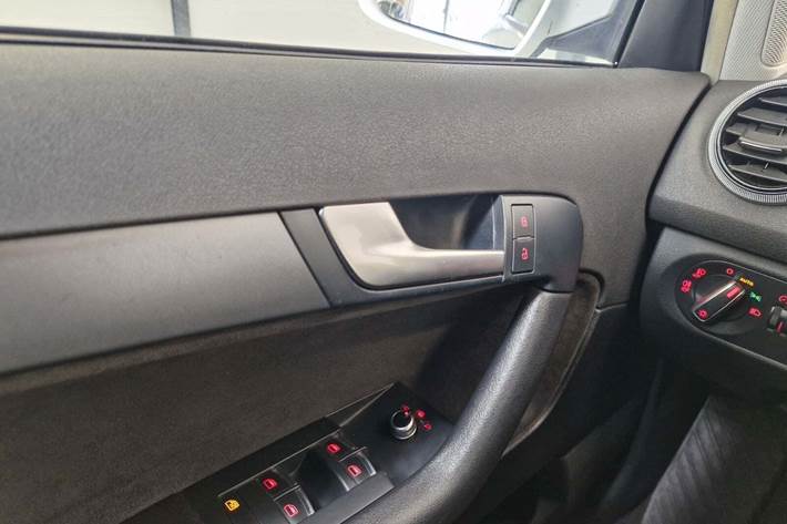 Hvid Audi A3 fra 2012