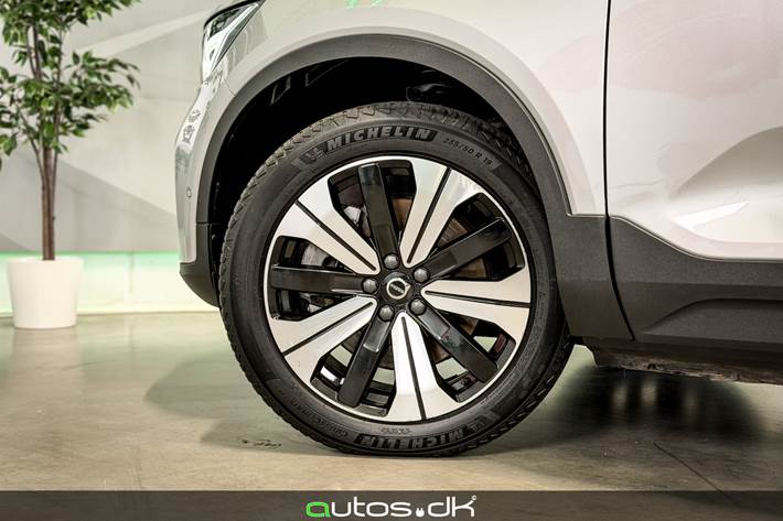 Sølv Volvo C40 fra 2022