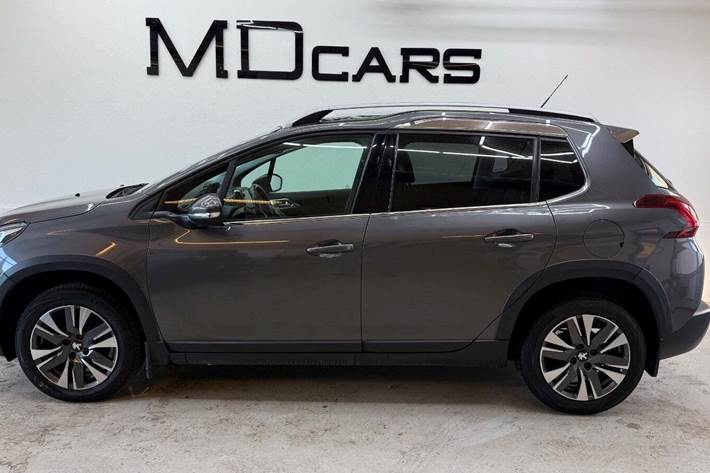 Grå Peugeot 2008 fra 2017