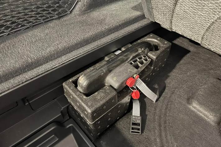 Grå Audi e-tron fra 2021