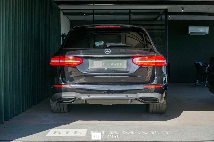 Sort Mercedes E300 de fra 2019