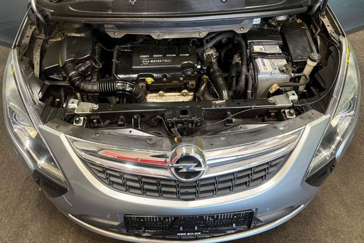 undefined Opel Zafira Tourer fra 2012