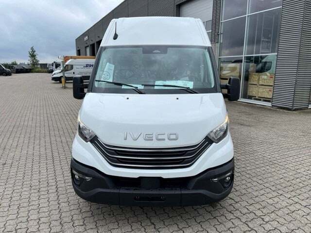 Hvid Iveco Daily fra 2026