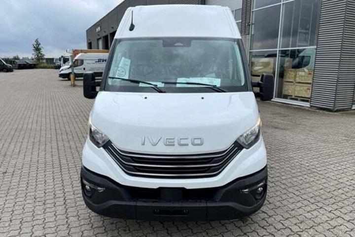 Hvid Iveco Daily fra 2026