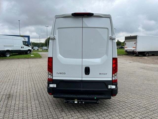Hvid Iveco Daily fra 2026