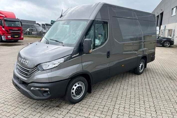 Sort Iveco Daily fra 2026