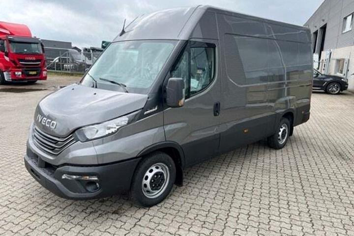 Sort Iveco Daily fra 2026
