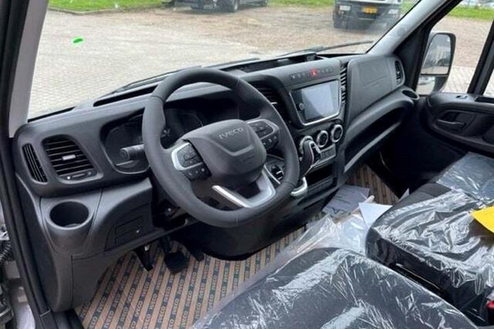 Sort Iveco Daily fra 2026