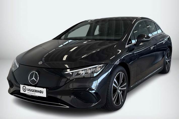 Grå Mercedes EQE350+ fra 2022 set udefra