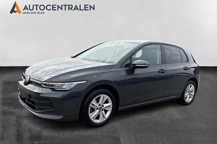 Grå VW Golf VIII fra 2025