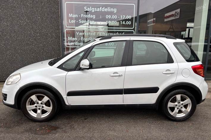 Hvid Suzuki SX4 fra 2012